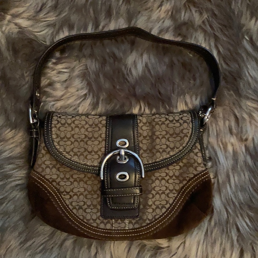 ((Firm Price)) Small Coach Purse. G0793-F10925 - Picture 1 of 3